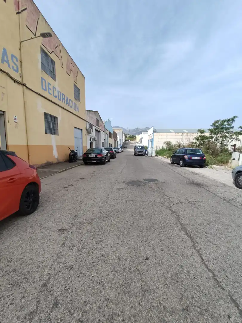 Vista exterior de Nave industrial en venta en Jaén
