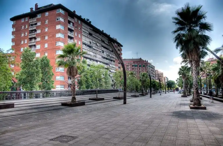 Vista exterior de Pis de lloguer en Barcelona amb Terrassa i Moblat