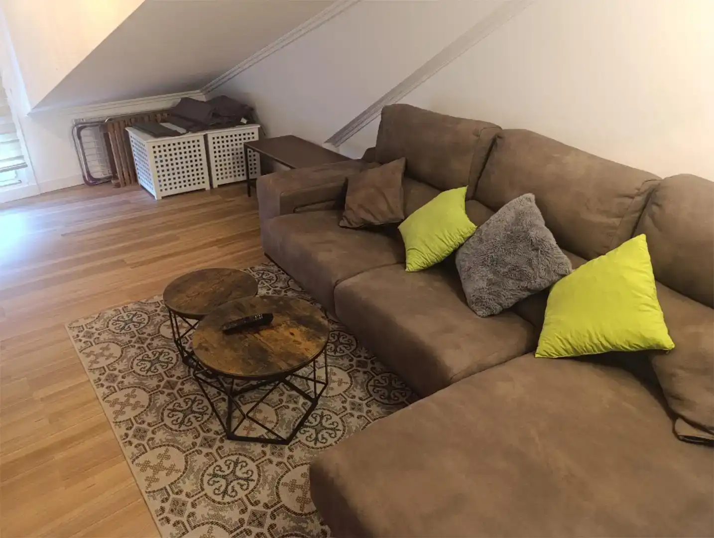 Sala d'estar de Àtic de lloguer en Sanxenxo amb Jardí privat, Parquet i Moblat
