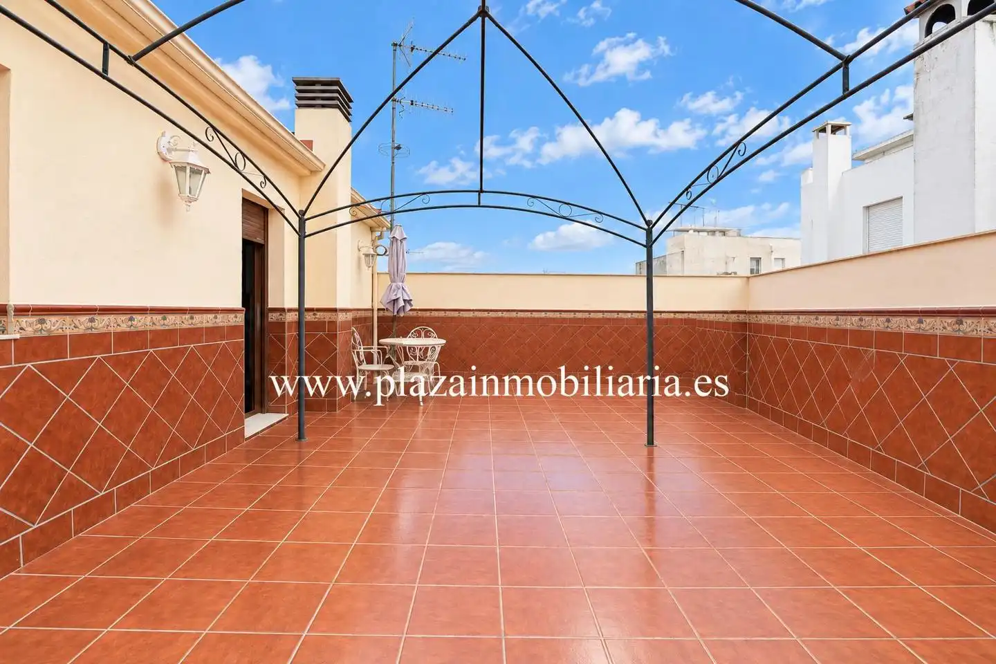 Casa amb balcó en venda a Jardin Lucena, imagen 41