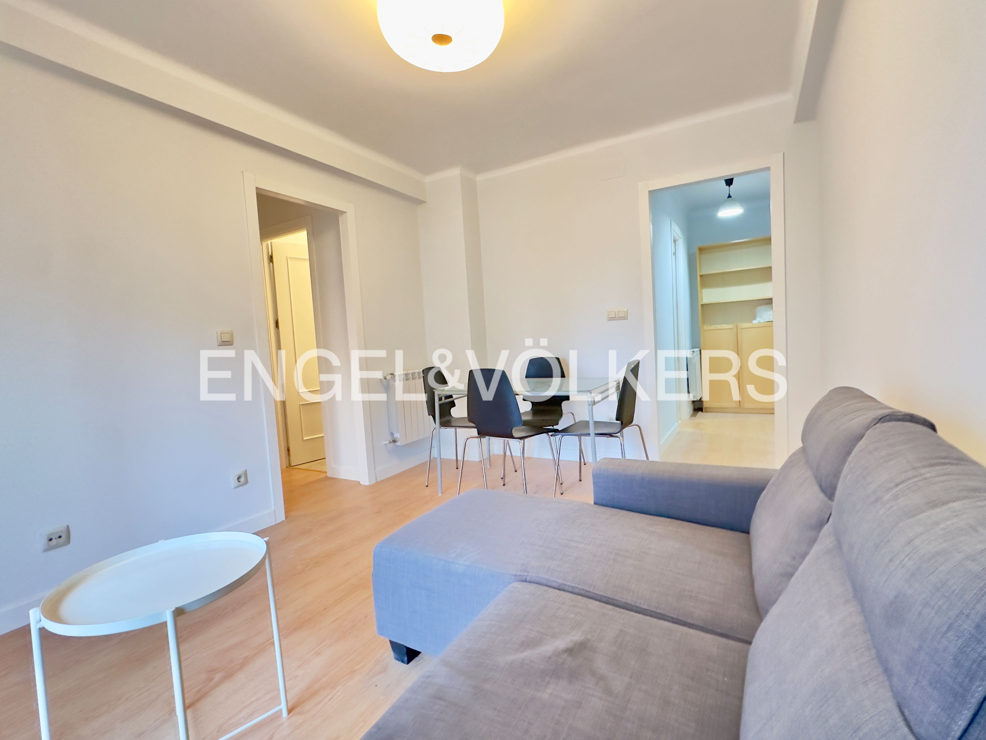 Sala de estar de Apartamento de alquiler en  Madrid Capital con Calefacción, Terraza y Amueblado