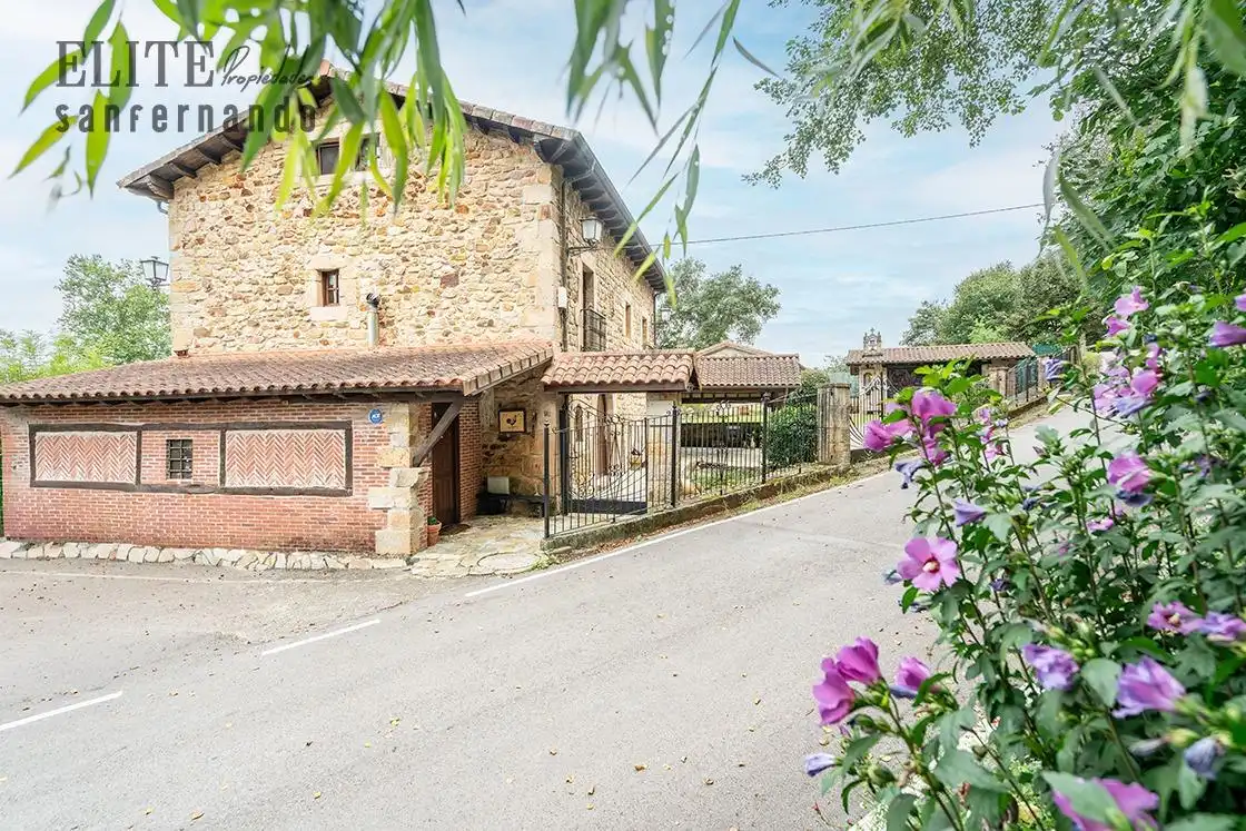 Vista exterior de Casa o chalet en venta en Santa María de Cayón con Calefacción, Jardín privado y Terraza