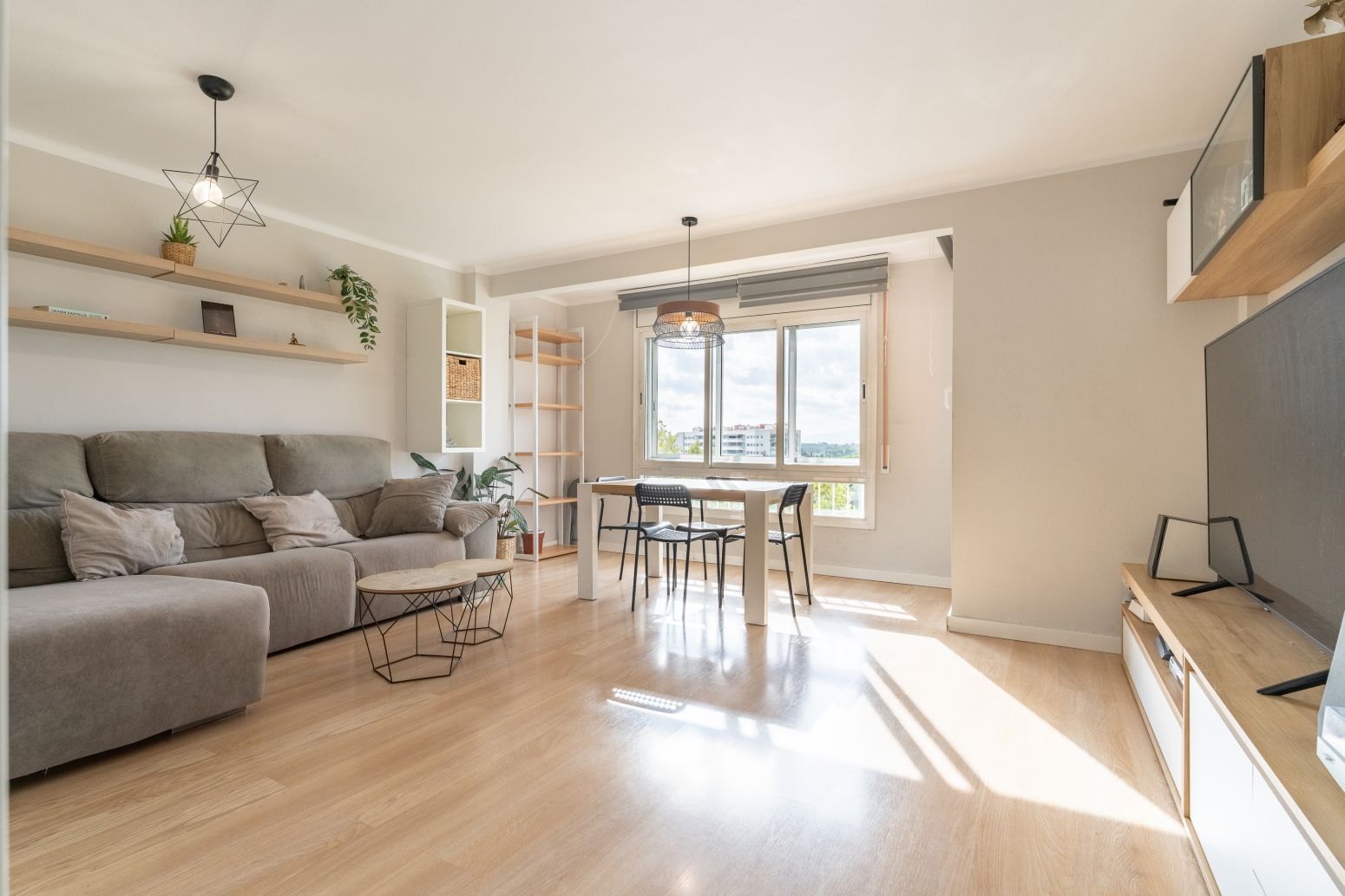 Living room of Flat for sale in Reus  with Air Conditioner, Heating and Parquet flooring