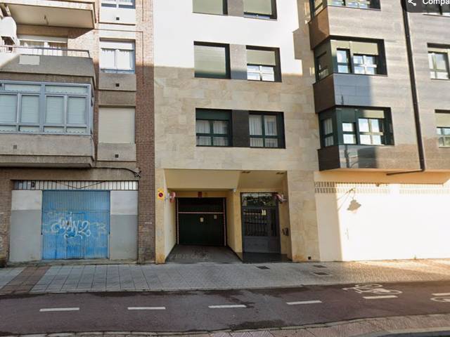 Garaje en Alquiler en Calle de Antonio Machado, 35 en Lugones