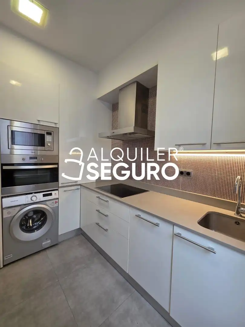 Cocina de Piso de alquiler en Bilbao  con Calefacción y Amueblado