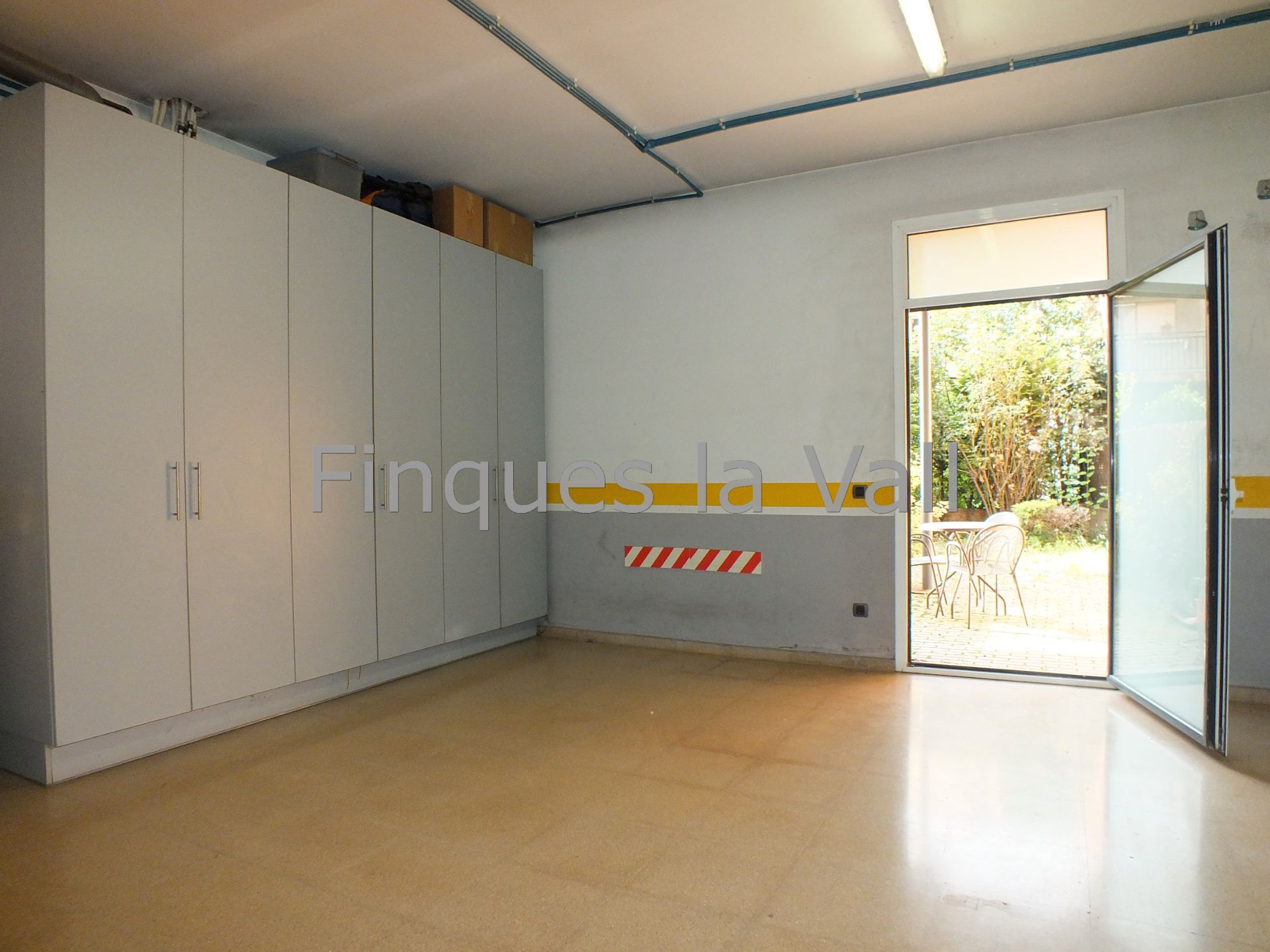 Single-family semi-detached for sale in Manlleu  with Heating, Private garden and Parquet flooring