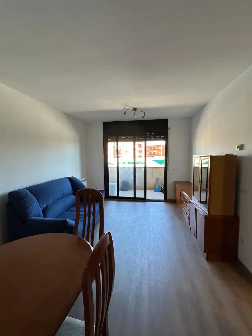 Vista exterior de Pis de lloguer en Almenar amb Calefacció, Parquet i Terrassa