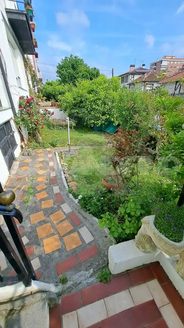 Jardí de Casa o xalet en venda en Bilbao  amb Calefacció, Jardí privat i Terrassa