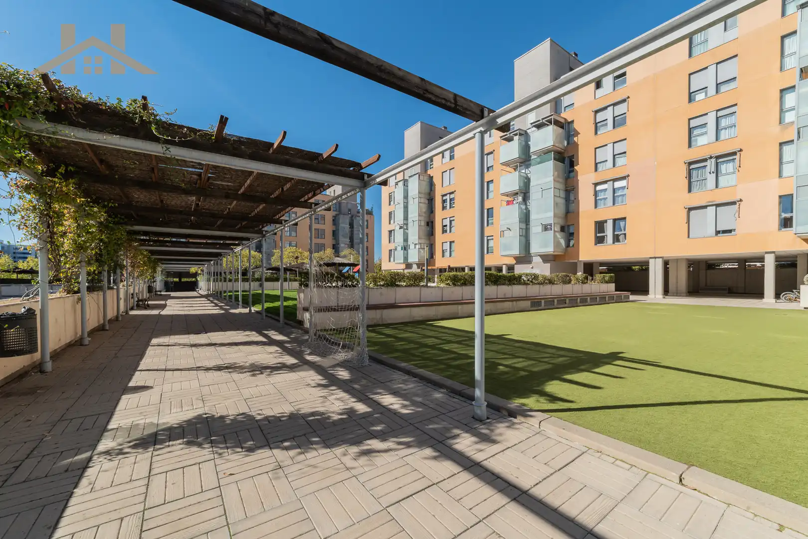 Exterior view of Flat for sale in Fuencarral - El Pardo