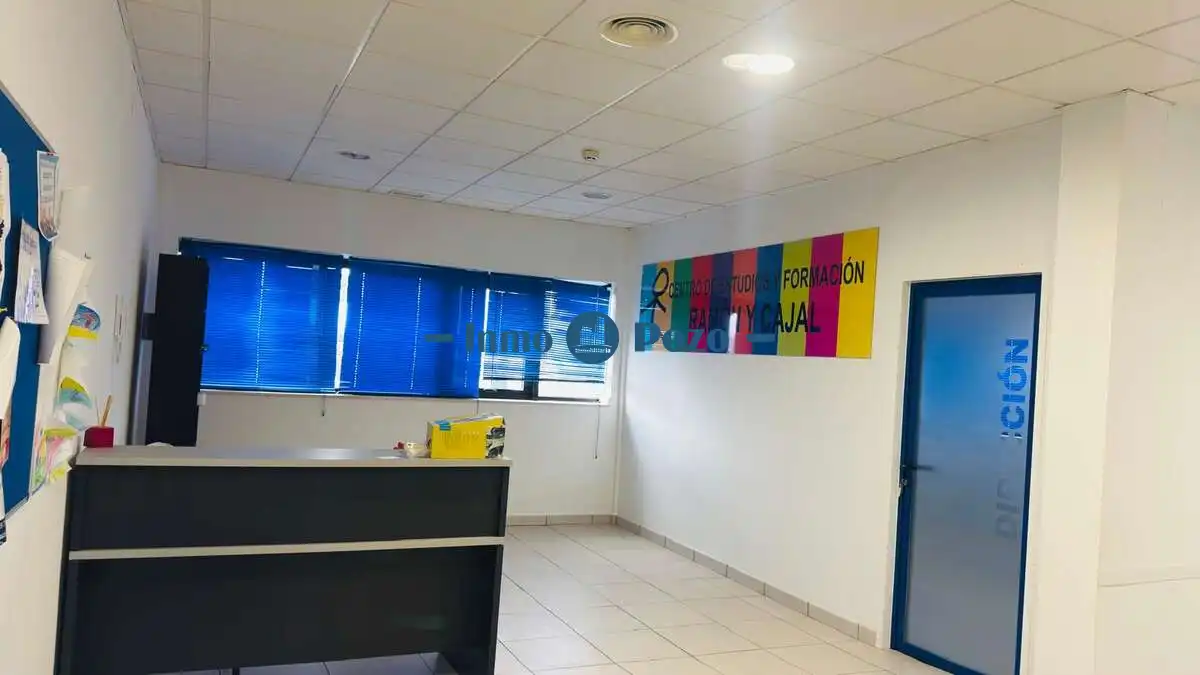 Büro zum Verkauf in Almendralejo