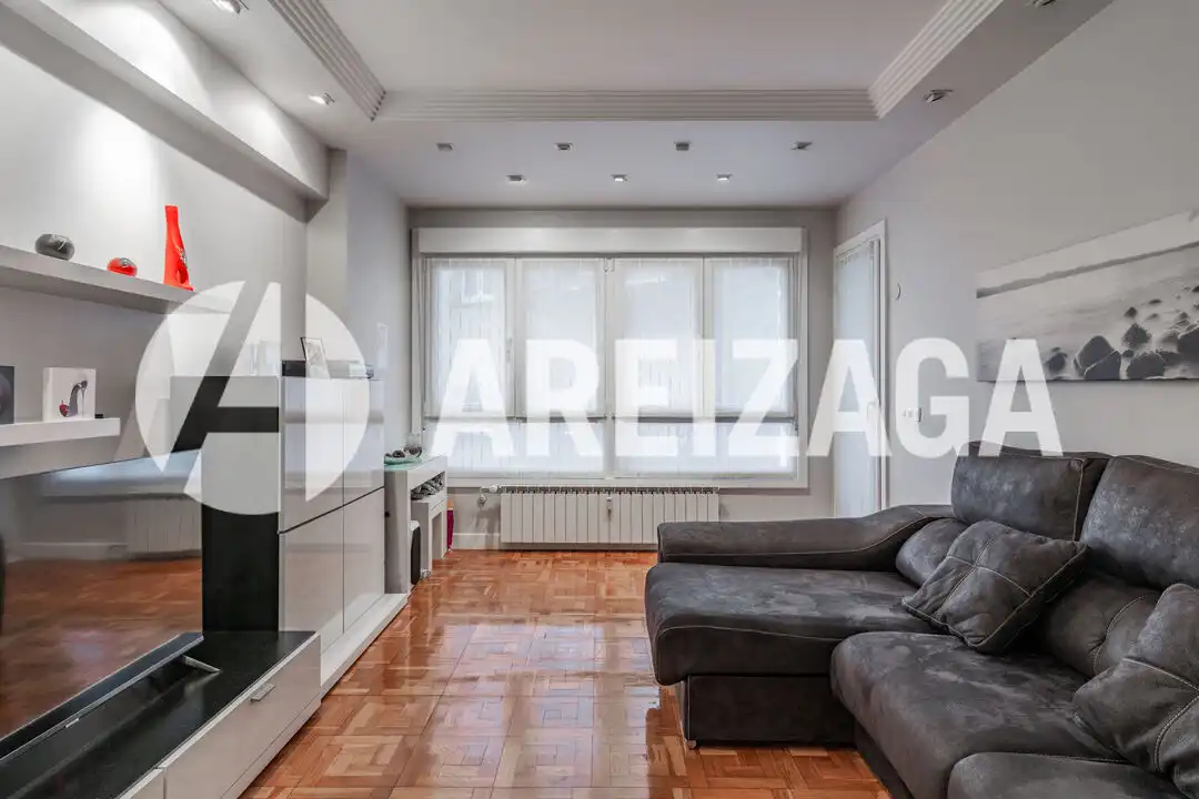 Living room of Flat for sale in Donostia - San Sebastián   with Heating and Balcony