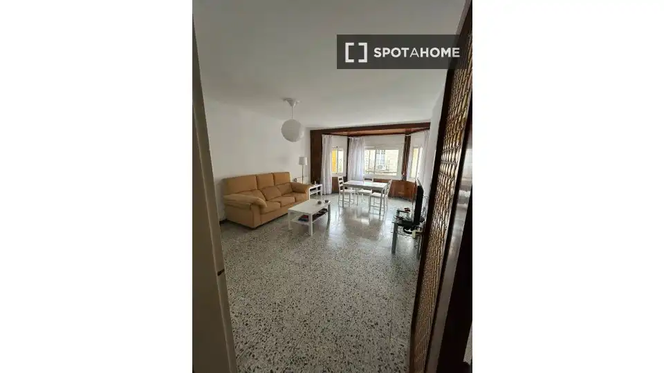Vista exterior de Apartamento para compartir en Centre