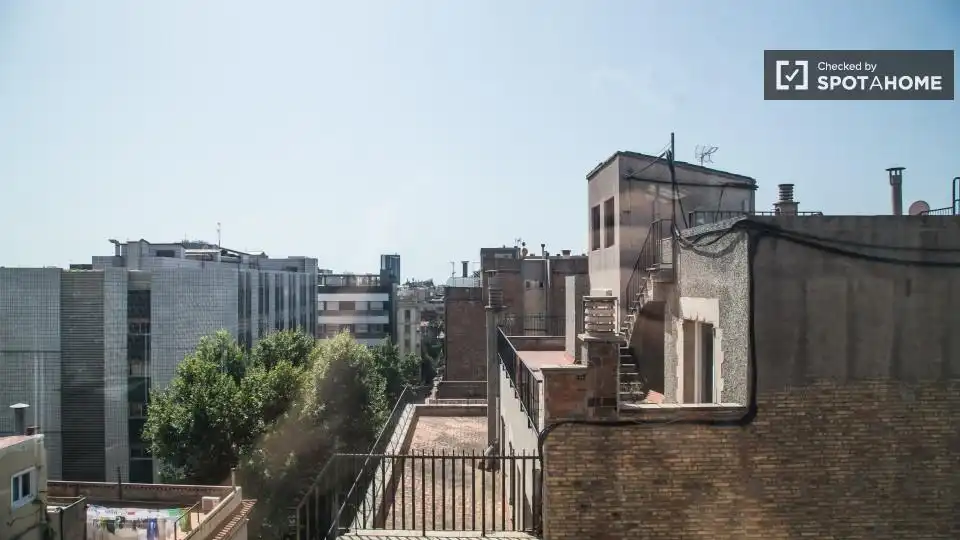 Room in Sant Gervasi- Galvany