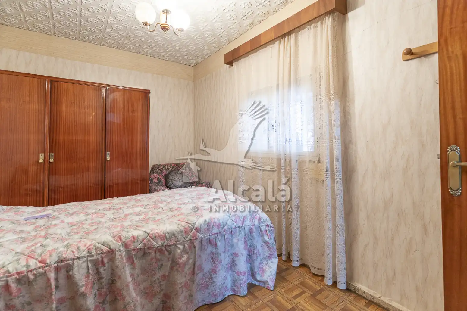 Dormitori de Casa o xalet en venda en Alcalá de Henares amb Calefacció, Traster i Balcó