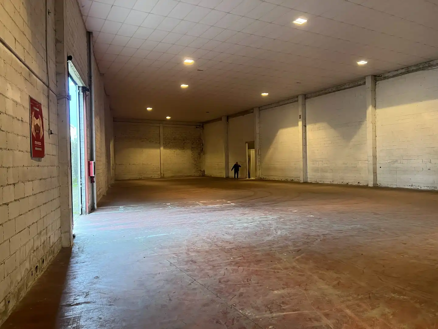 Nave industrial de alquiler en Santiago de Compostela  con Calefacción
