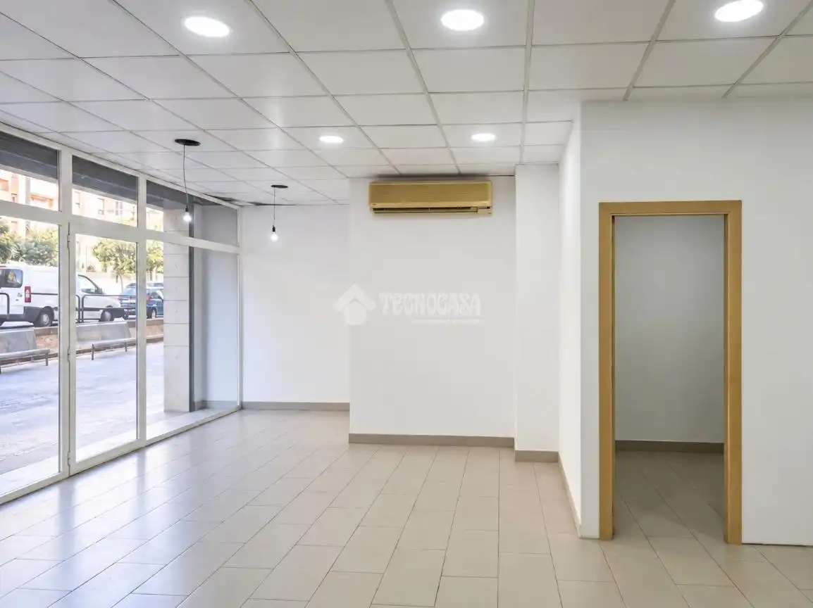 Local comercial en venda a Centre - Sant Oleguer