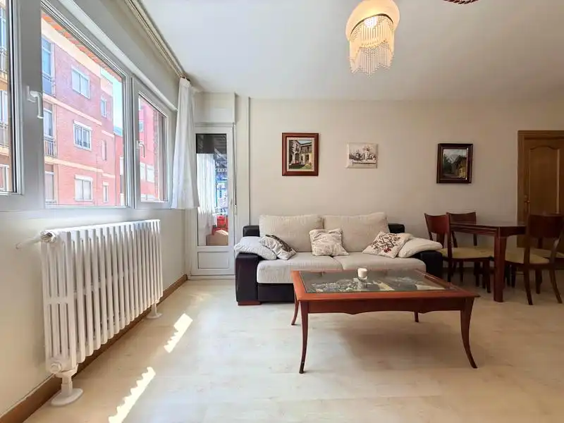 Sala de estar de Piso en venta en Valladolid con Calefacción y Balcón