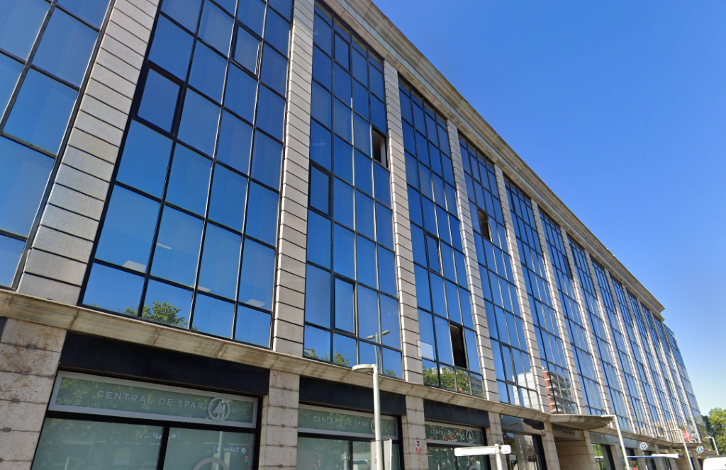 Vista exterior de Oficina de lloguer en Esplugues de Llobregat