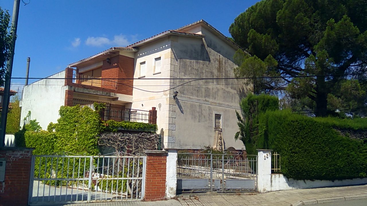 Vista exterior de Casa o xalet en venda en Les Franqueses del Vallès amb Calefacció, Jardí privat i Terrassa