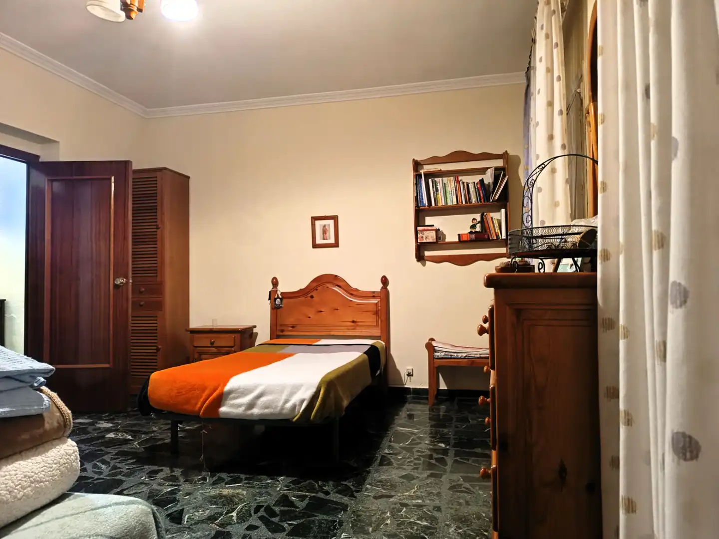 Dormitori de Casa o xalet en venda en Mancha Real amb Calefacció, Terrassa i Moblat