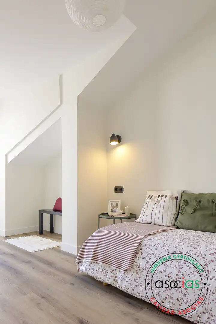 Habitación de Ático en venta en Gijón  con Calefacción, Terraza y Balcón