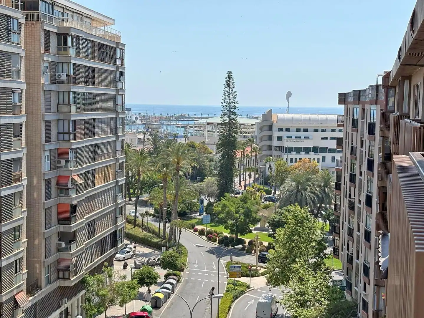 Außenansicht von Wohnung zum Verkauf in Alicante / Alacant mit Klimaanlage, Heizung und Terrasse