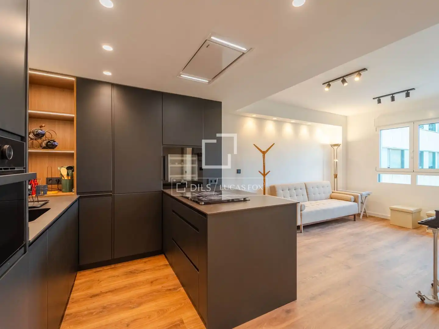Kitchen of Flat for rent in  Valencia Capital  with Air Conditioner, Heating and Swimming Pool