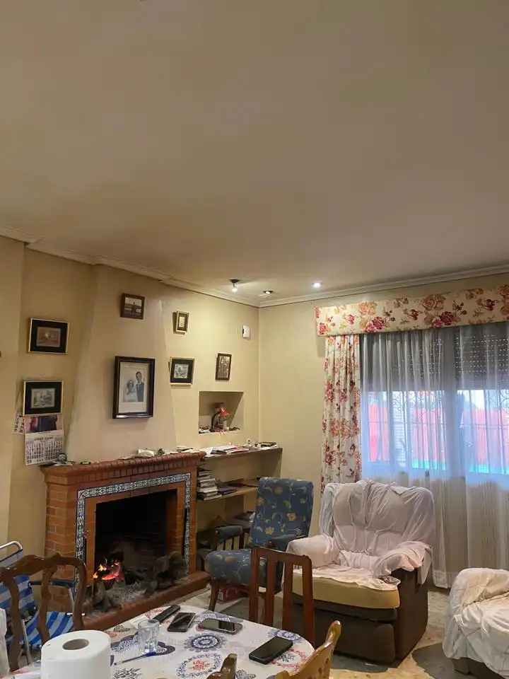 Sala d'estar de Casa o xalet en venda en Dos Hermanas amb Aire condicionat, Jardí privat i Piscina