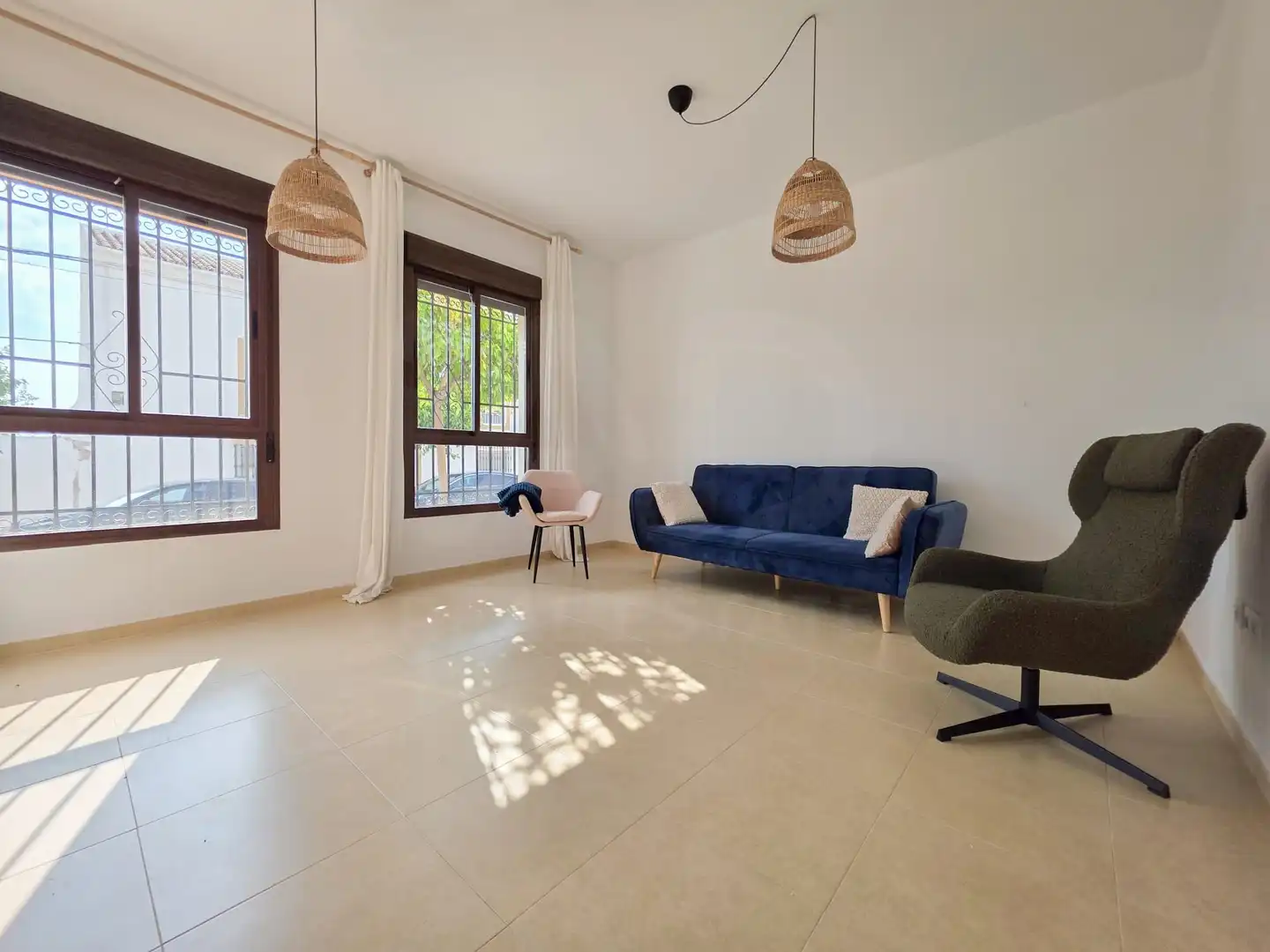 Sala de estar de Casa adosada en venta en Lucena con Aire acondicionado