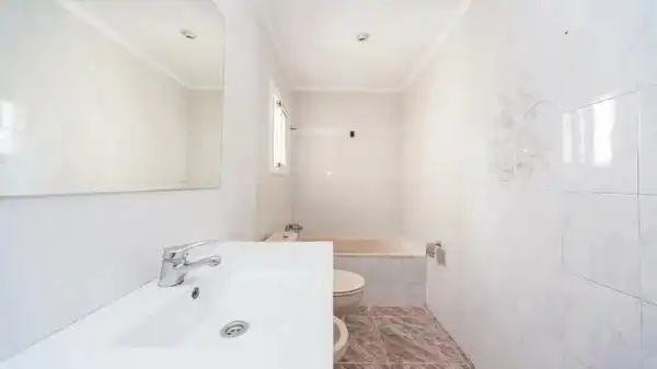 Piso en venta en Carrer de la Democràcia 46, imagen 4
