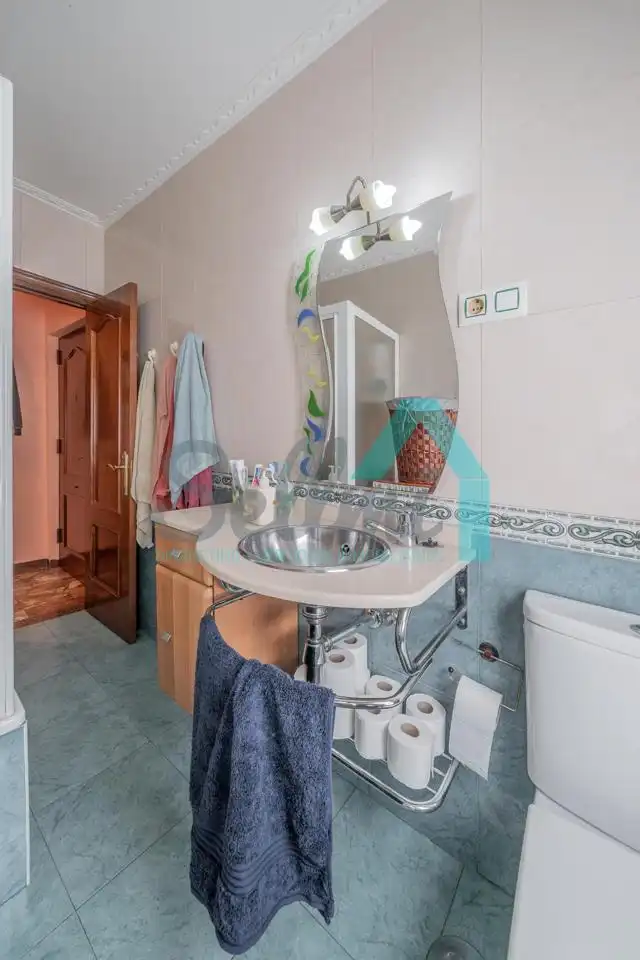Bathroom of Flat for sale in Mieres (Asturias)  with Heating, Parquet flooring and Storage room