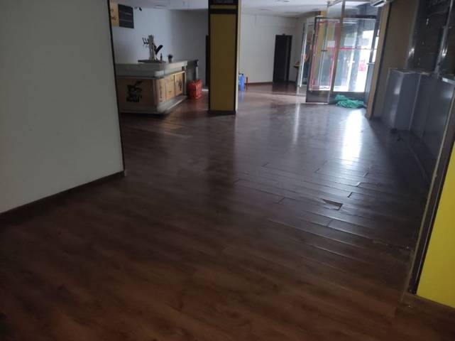 Local comercial en Venta en Avenida Emilio Lemos en Colores -  Entreparques