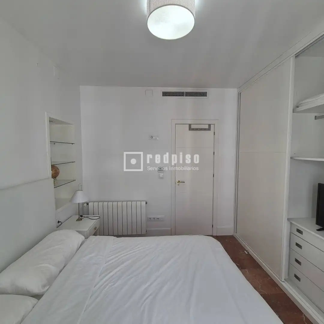 Bedroom of Flat for rent in Sevilla  with Air Conditioner, Terrace and Storage room