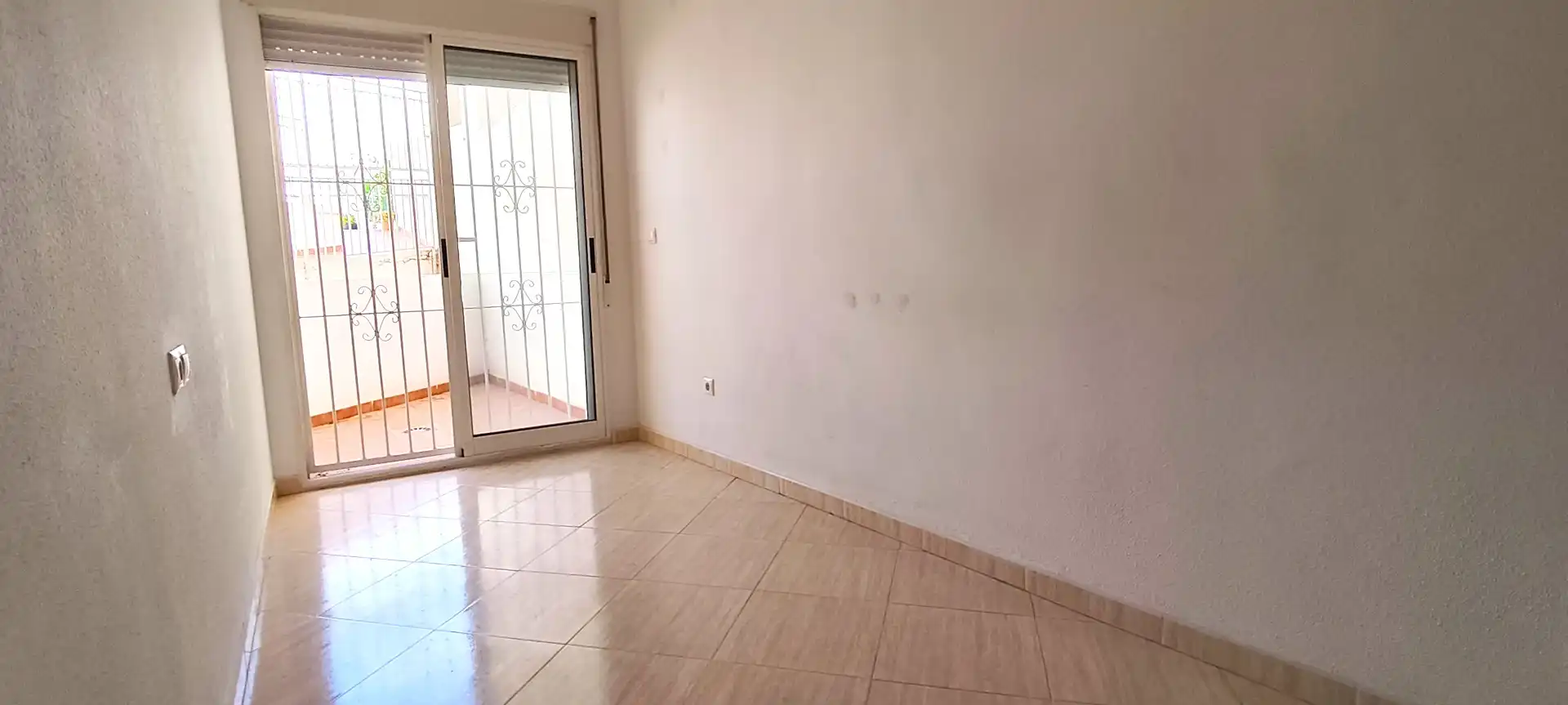 Balcony of Ground floor for sale in Alicante / Alacant  with Terrace and Community pool