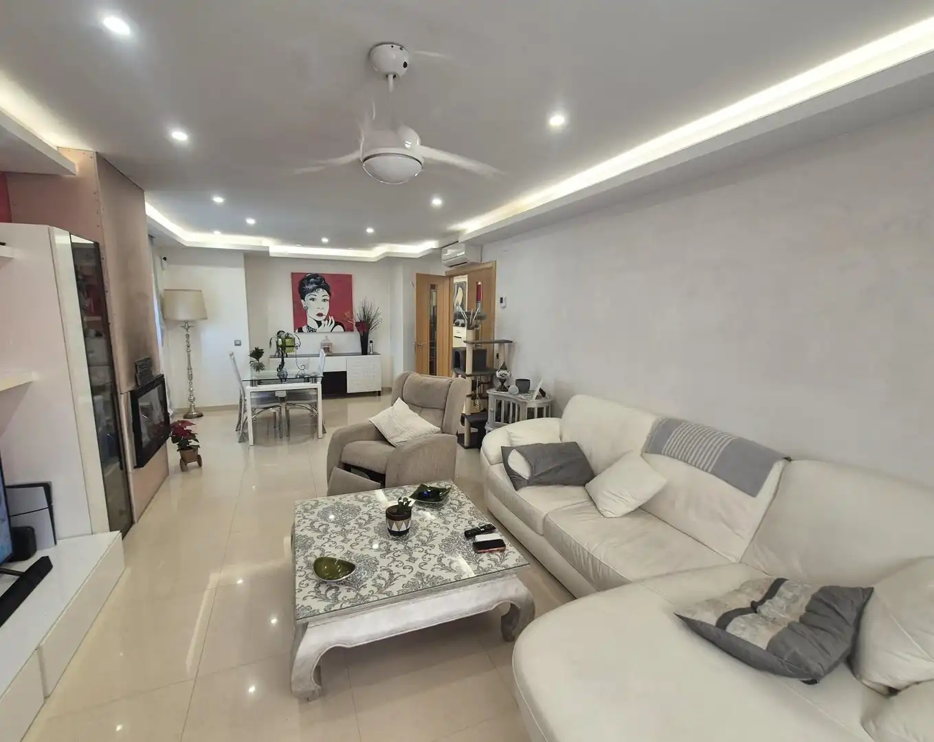 Sala de estar de Casa o chalet en venta en Aldea del Fresno con Aire acondicionado, Calefacción y Terraza