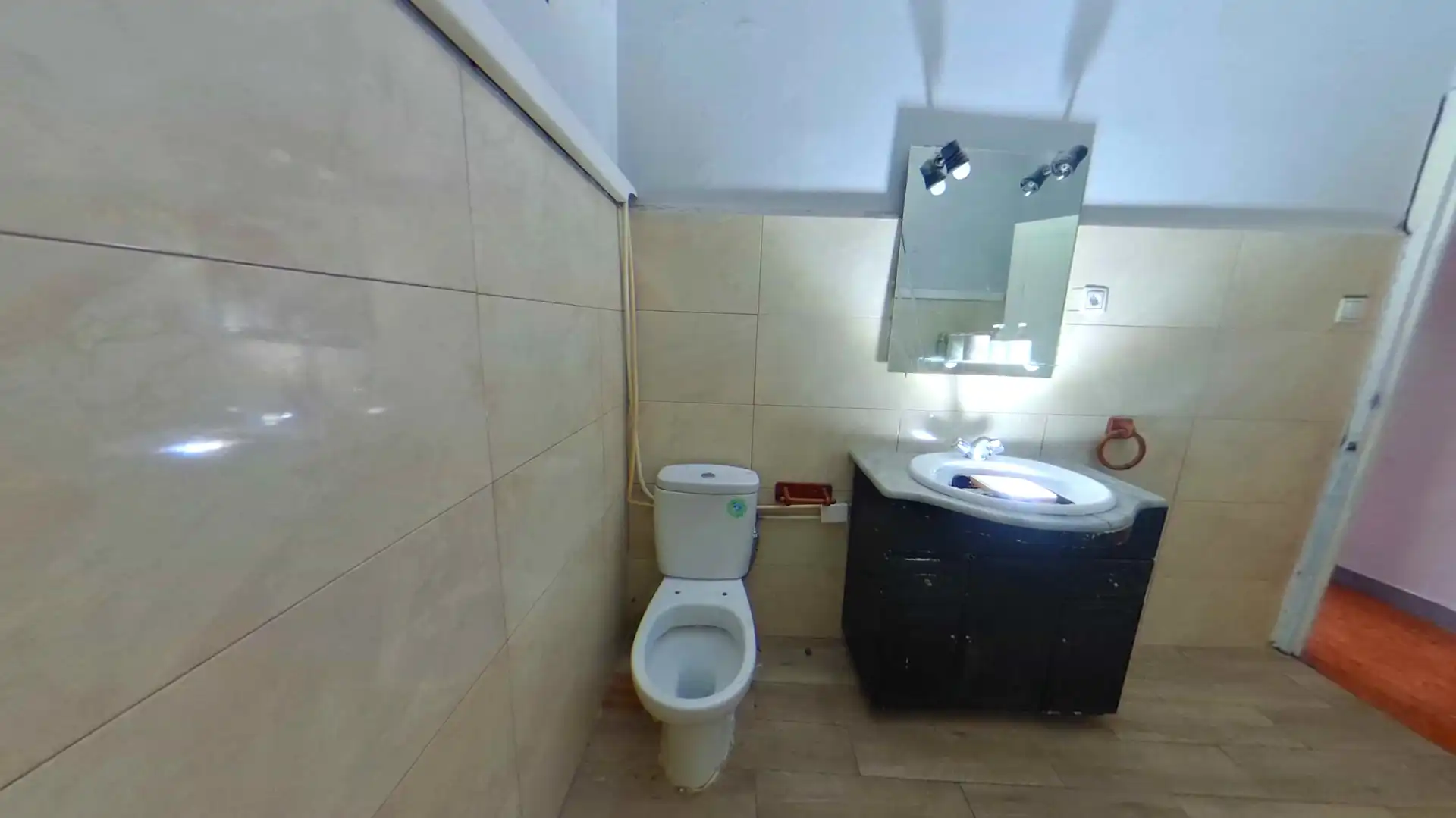 Badezimmer von Wohnungen zum Verkauf in Plasencia mit Balkon