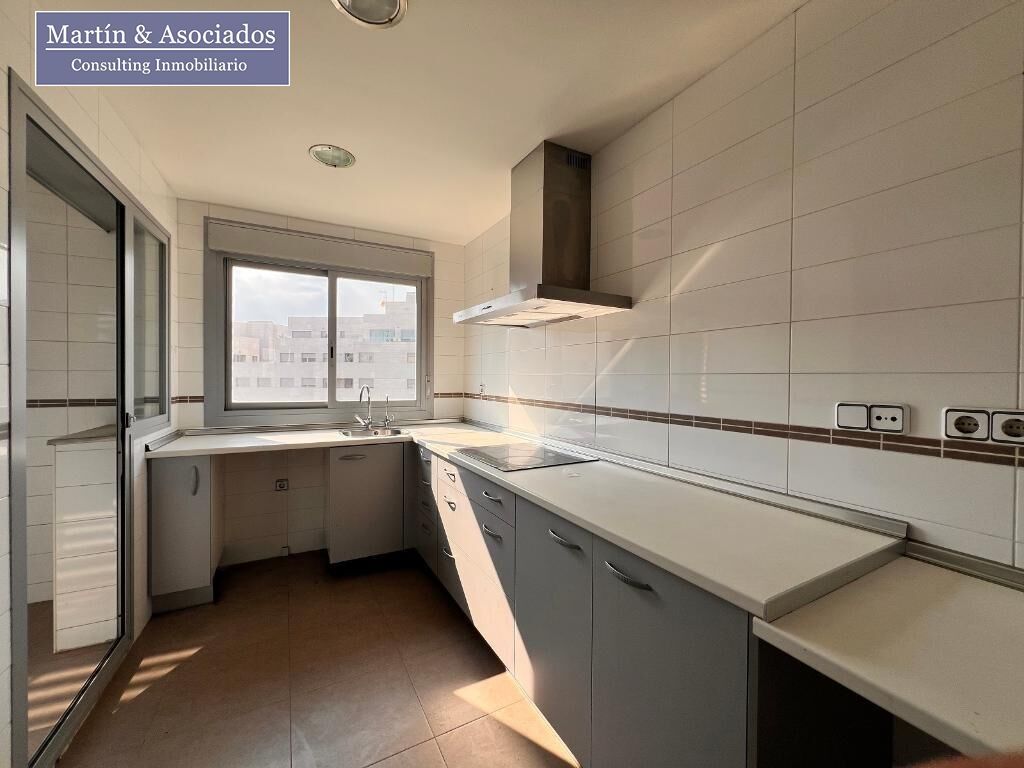 Kitchen of Flat for sale in  Madrid Capital  with Air Conditioner, Heating and Private garden