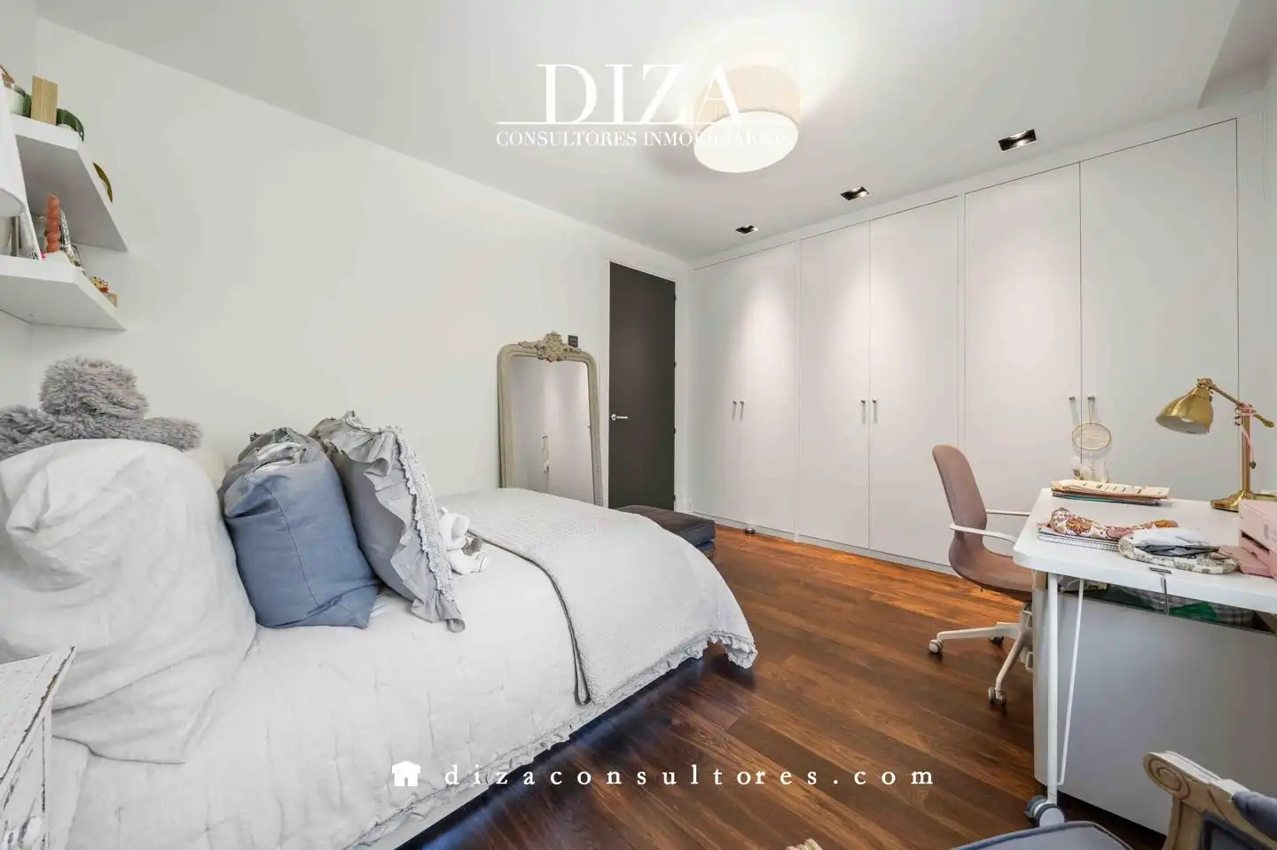 Habitación de Casa o chalet en venta en Boadilla del Monte con Aire acondicionado, Calefacción y Jardín privado