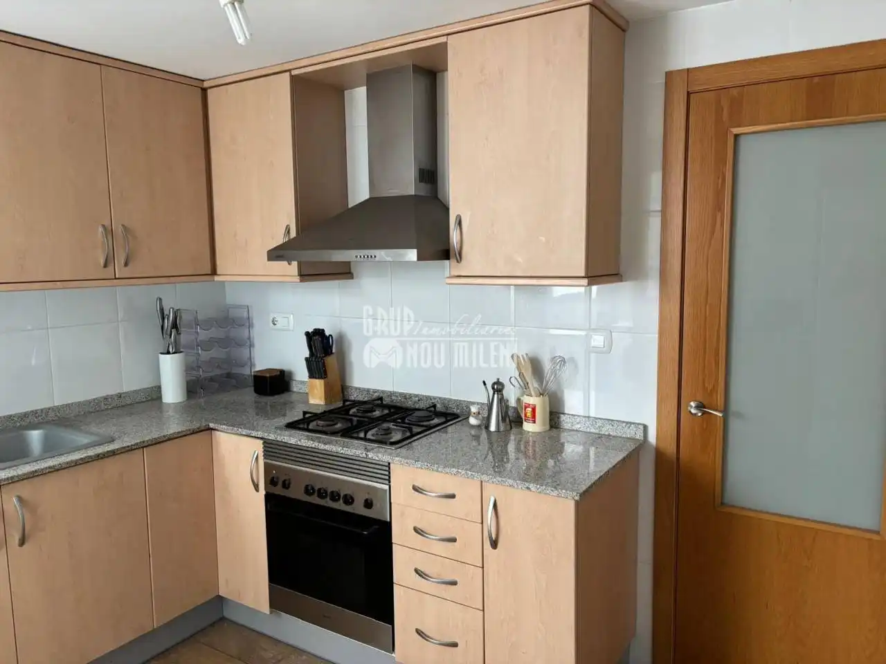 Küche von Wohnung zur Miete in Catarroja mit Klimaanlage, Abstellraum und Balkon