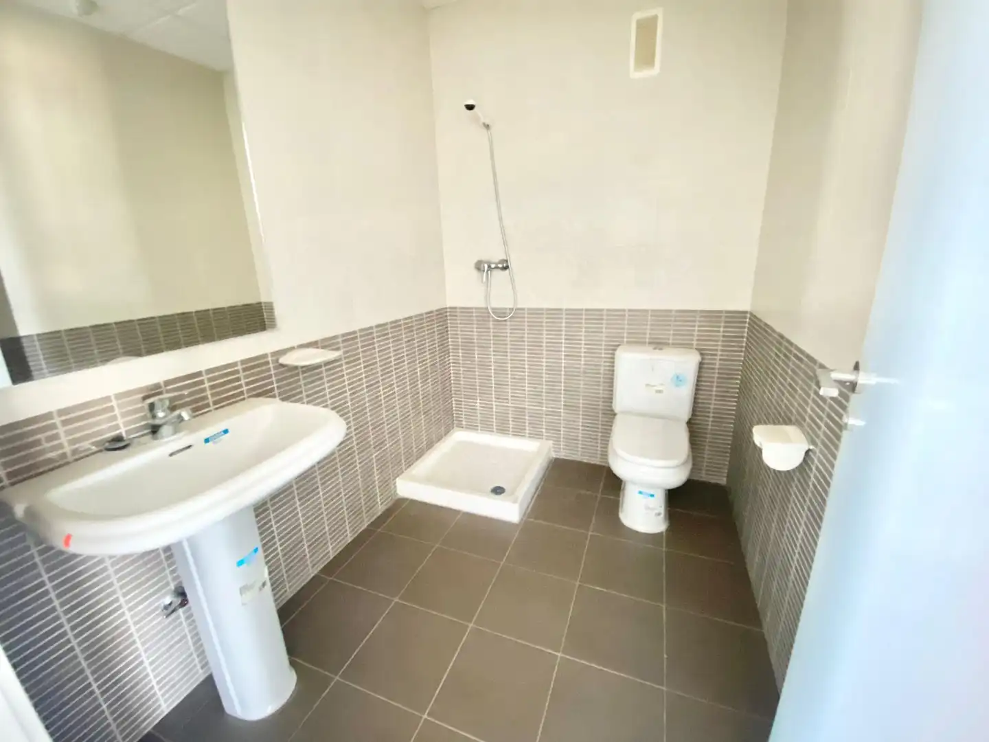 Badezimmer von Büro zum Verkauf in Lorca mit Heizung und Terrasse