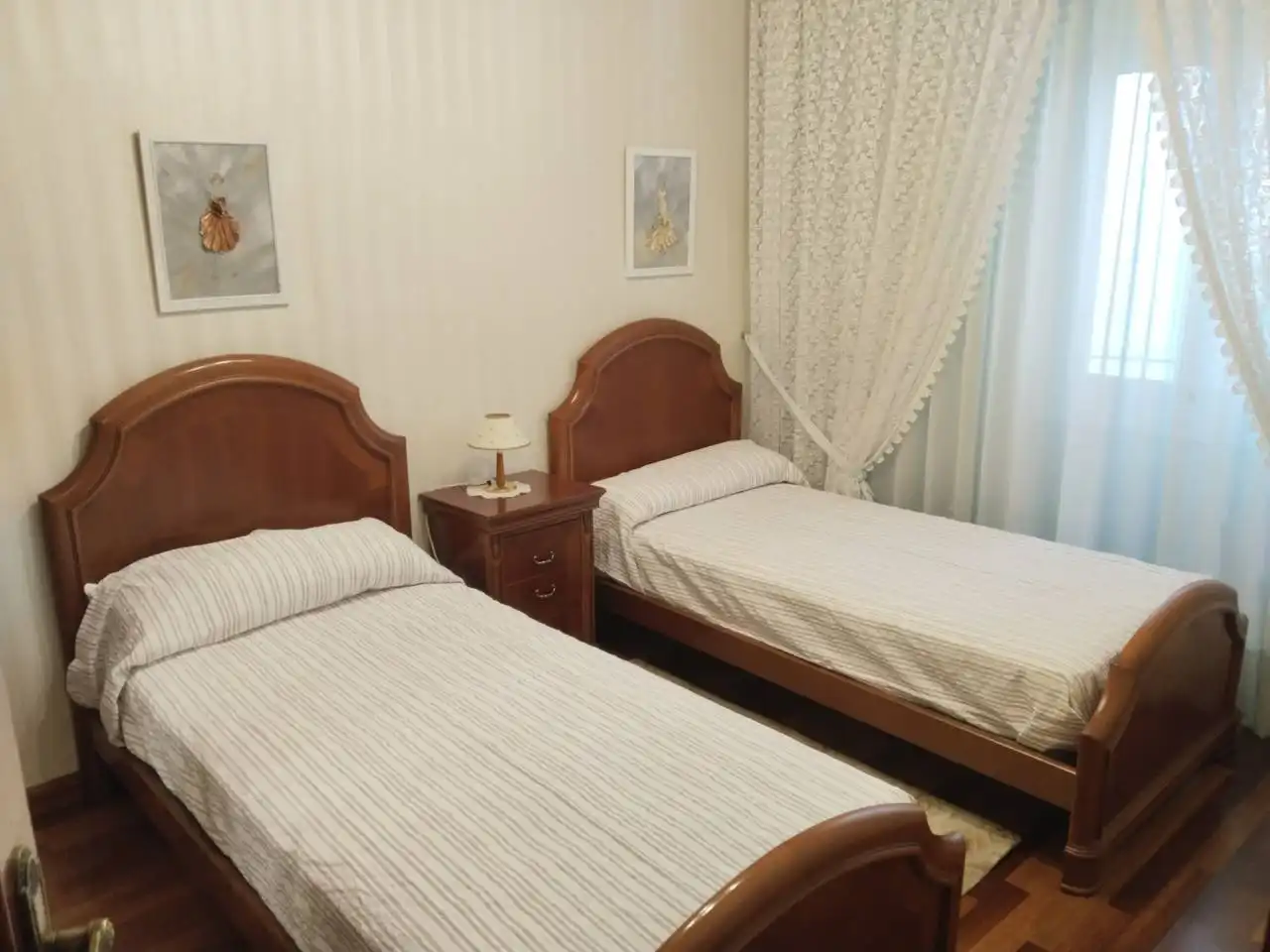 Habitación de Piso de alquiler en Burgos con Calefacción, Parquet y Amueblado