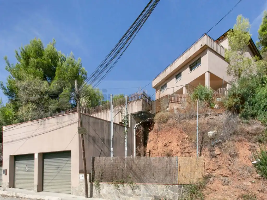 Vista exterior de Casa o xalet en venda en Corbera de Llobregat, Barcelona