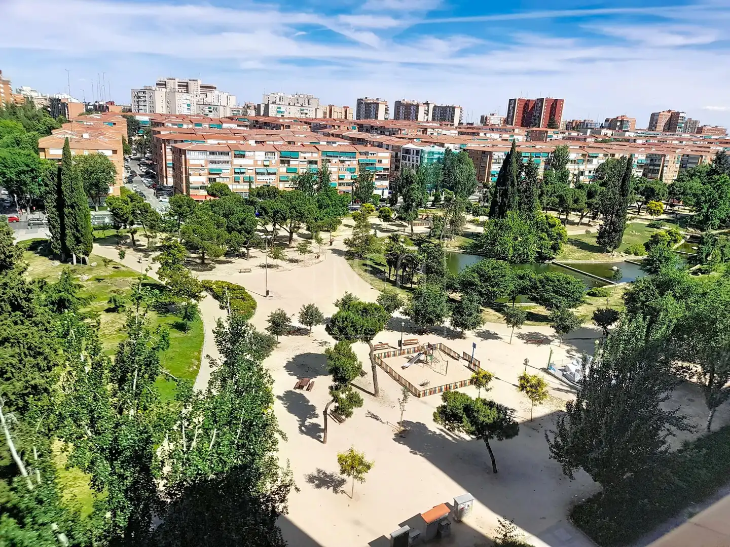 Vista exterior de Pis en venda en Madrid amb Calefacció, Parquet i Terrassa