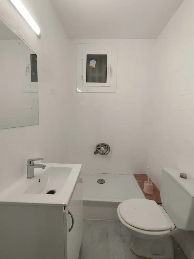 Badezimmer von Wohnungen zur Miete in Barcelona mit Terrasse