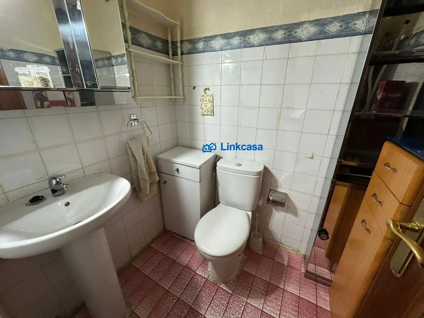 Baño de Piso en venta en Madrid con Calefacción, Terraza y Amueblado