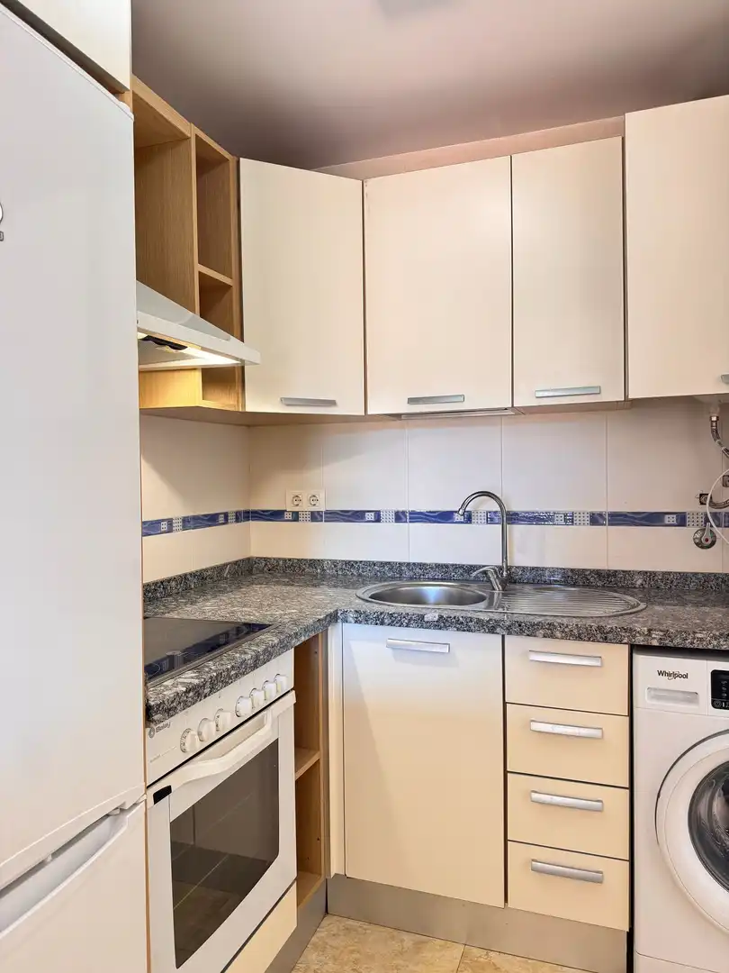 Cocina de Apartamento en venta en Roquetas de Mar con Aire acondicionado, Terraza y Amueblado