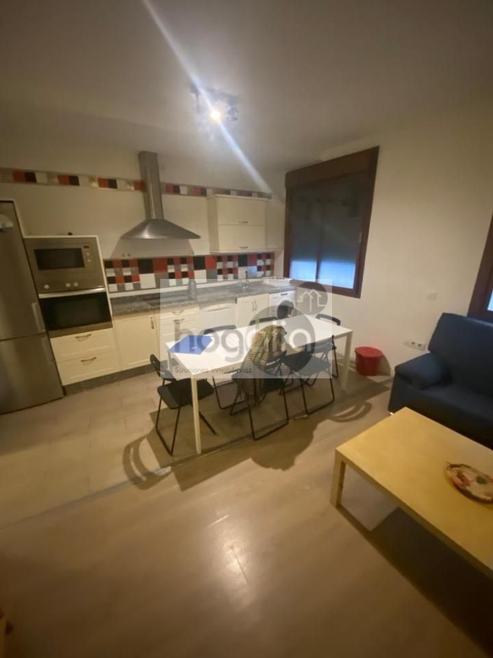 Planta baja para compartir en Santa Catalina, Casco Antiguo
