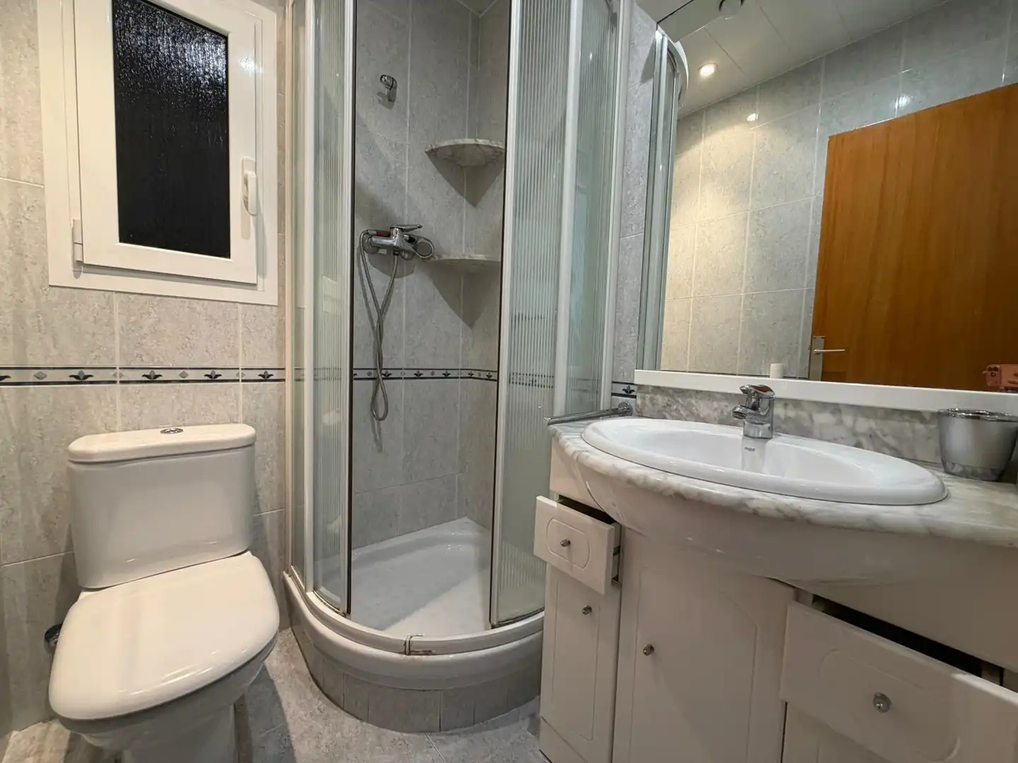 Baño de Piso en venta en Barcelona con Aire acondicionado, Calefacción y Horno