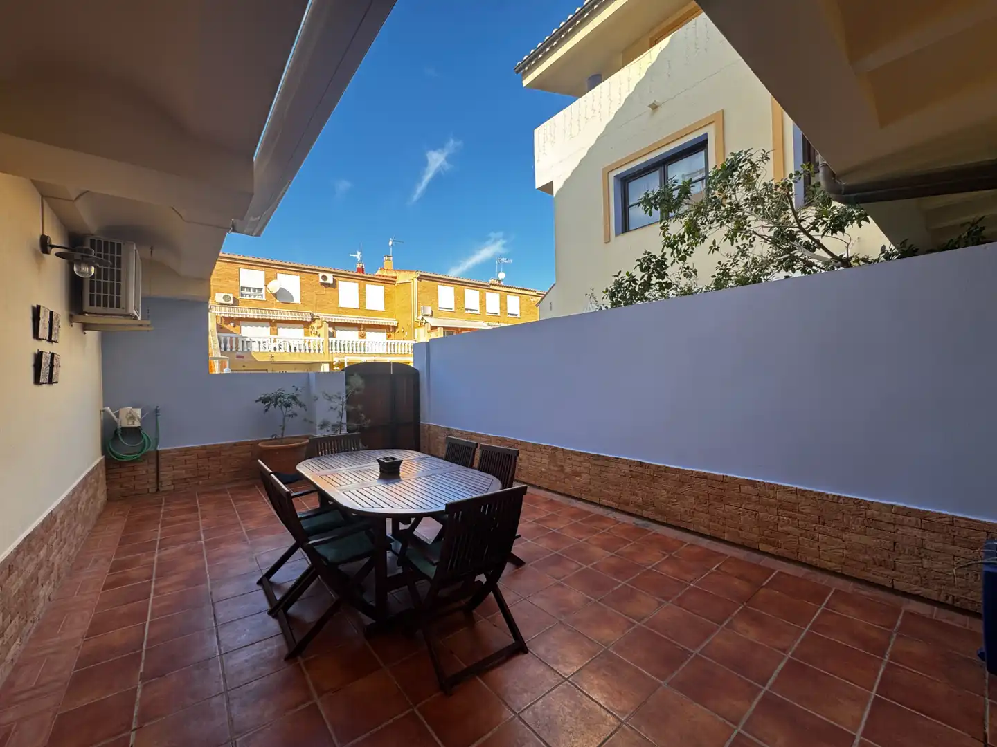 Terrasse von Einfamilien-Reihenhaus zum Verkauf in Canet d'En Berenguer mit Klimaanlage, Heizung und Terrasse