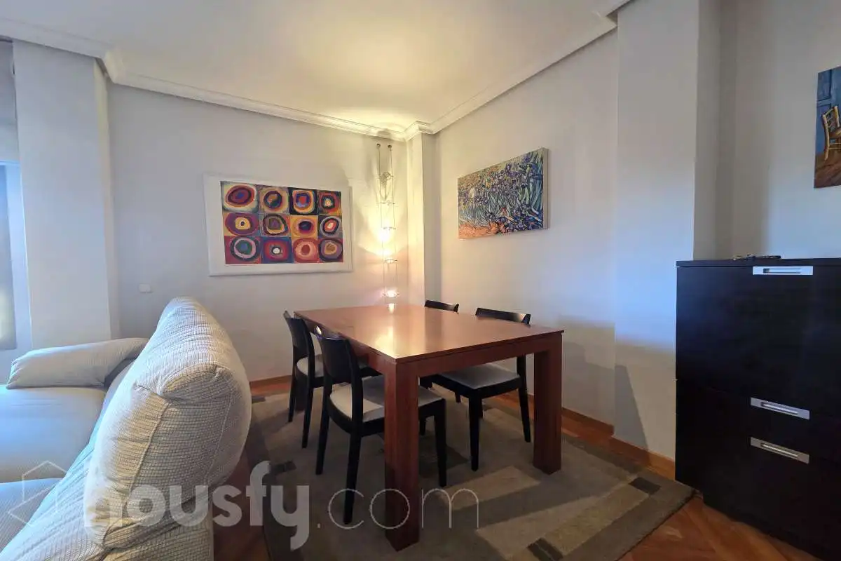 Living room of Flat for rent in Madrid  with Air Conditioner, Heating and Parquet flooring